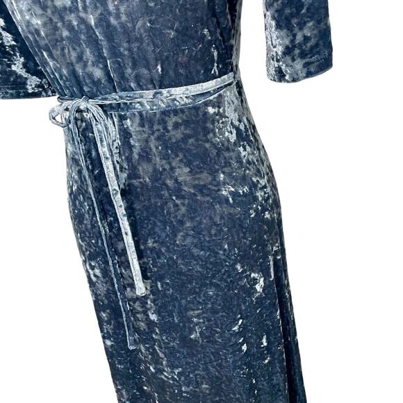 Gianni Bini Blue Crushed Velvet Wrap Midi Dress Size Medium - Picture 3 of 13